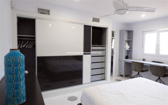 Image No.19-5 Bed Country House for sale