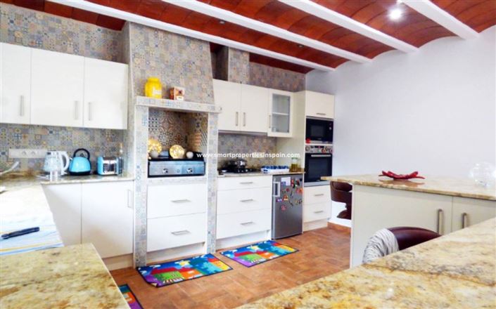 Image No.26-5 Bed Country House for sale