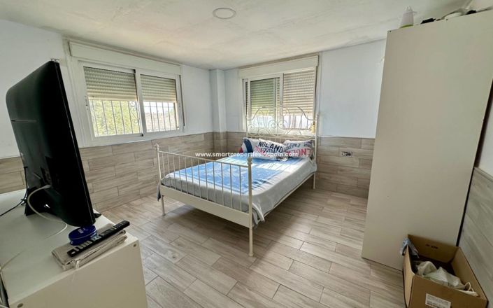 Image No.7-4 Bed Country House for sale