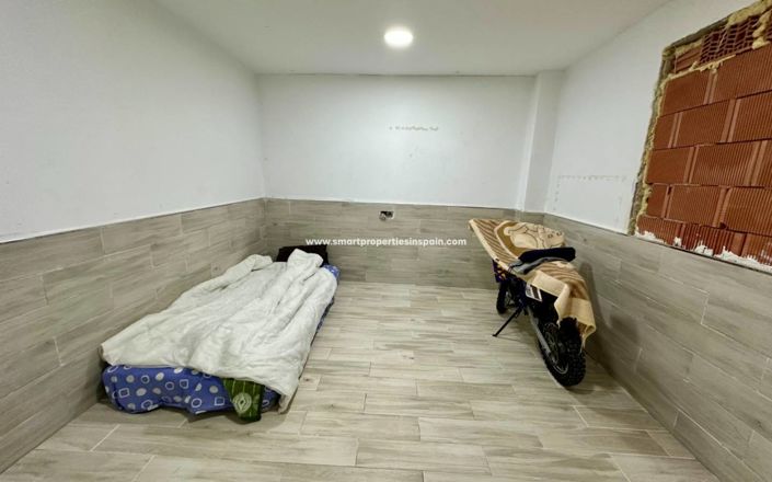 Image No.8-4 Bed Country House for sale