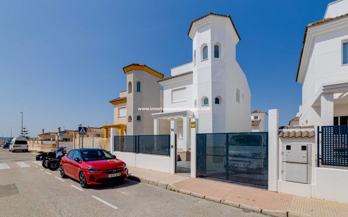 Image No.1-3 Bed Villa for sale