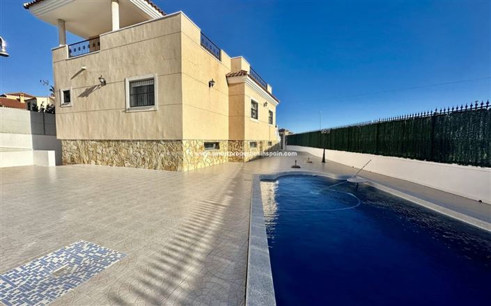 Image No.34-5 Bed Villa for sale