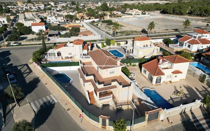 Image No.37-5 Bed Villa for sale