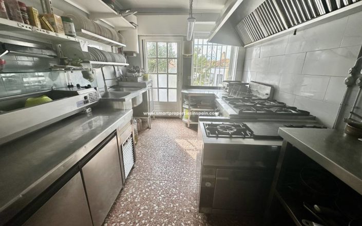 Image No.11-1 Bed Commercial for sale