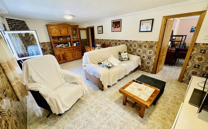 Image No.13-8 Bed Villa for sale