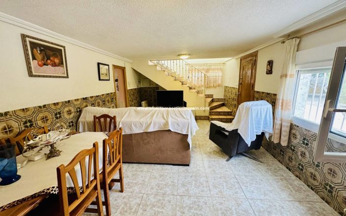 Image No.17-8 Bed Villa for sale