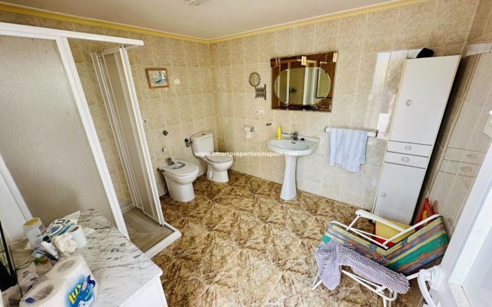 Image No.28-8 Bed Villa for sale