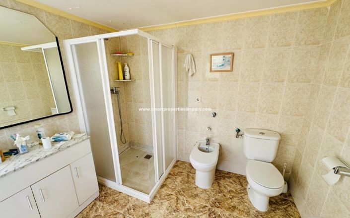 Image No.29-8 Bed Villa for sale