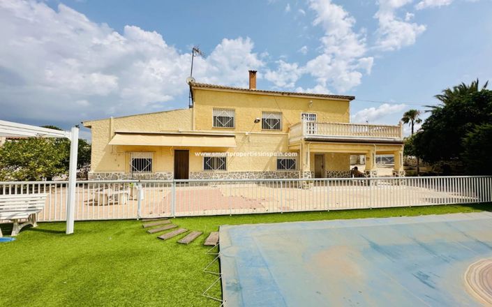 Image No.30-8 Bed Villa for sale