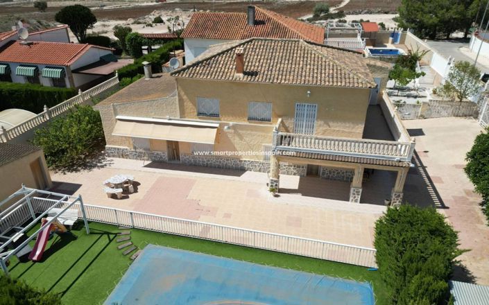 Image No.32-8 Bed Villa for sale