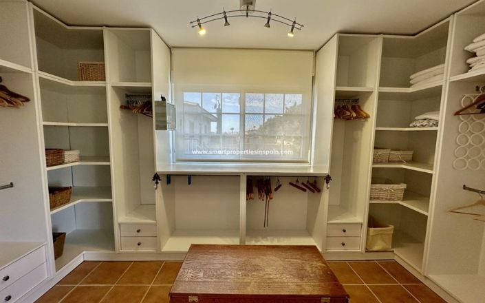 Image No.25-6 Bed Villa for sale