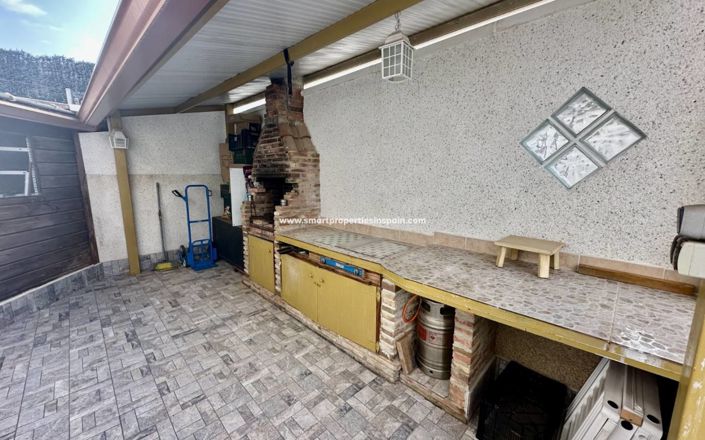 Image No.21-4 Bed Property for sale