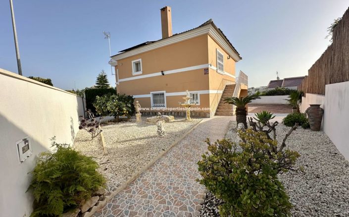 Image No.2-4 Bed Villa for sale