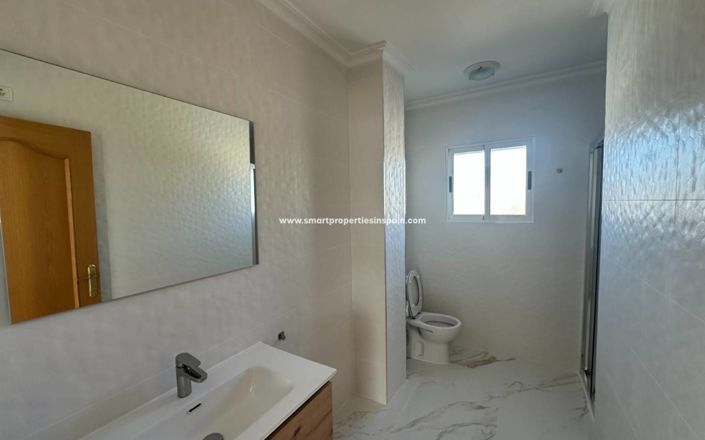 Image No.8-4 Bed Villa for sale