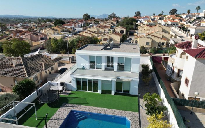 Image No.1-4 Bed Villa for sale
