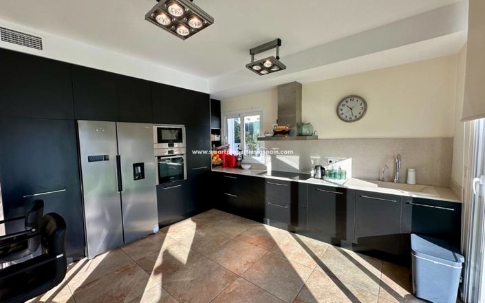 Image No.8-4 Bed Villa for sale