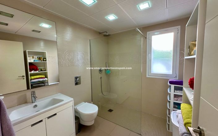 Image No.10-4 Bed Villa for sale