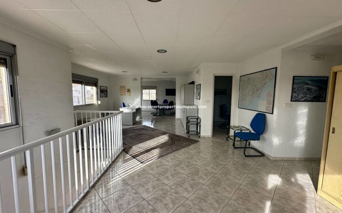 Image No.12-6 Bed Villa for sale