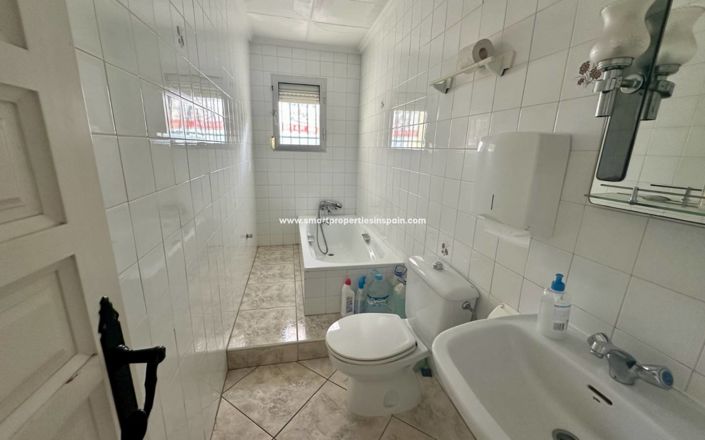 Image No.17-6 Bed Villa for sale