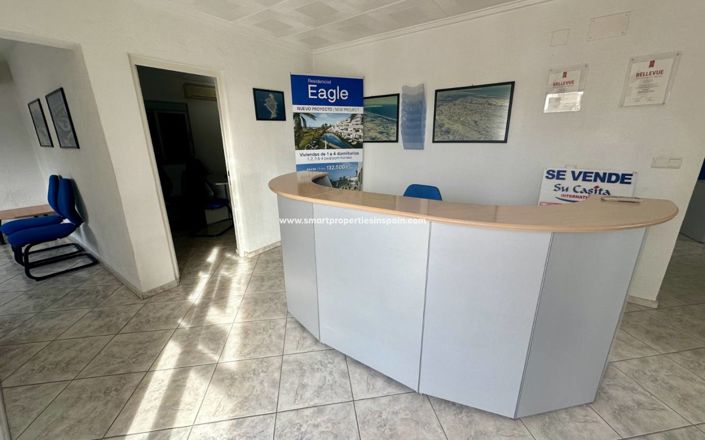 Image No.2-6 Bed Villa for sale