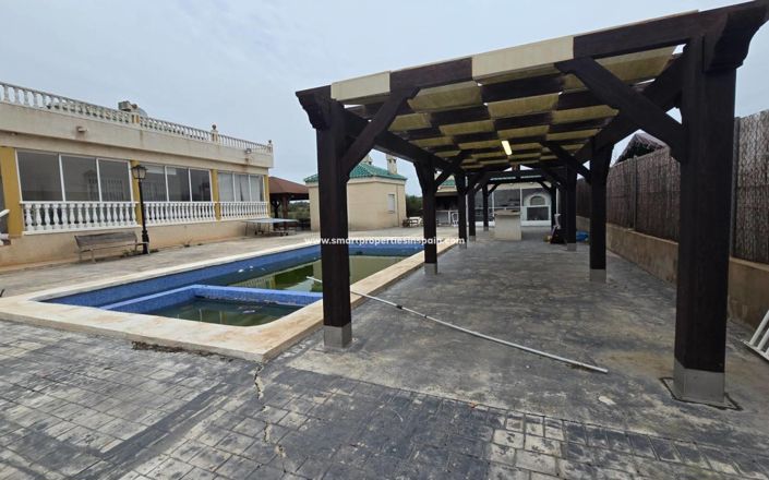 Image No.10-6 Bed Country House for sale