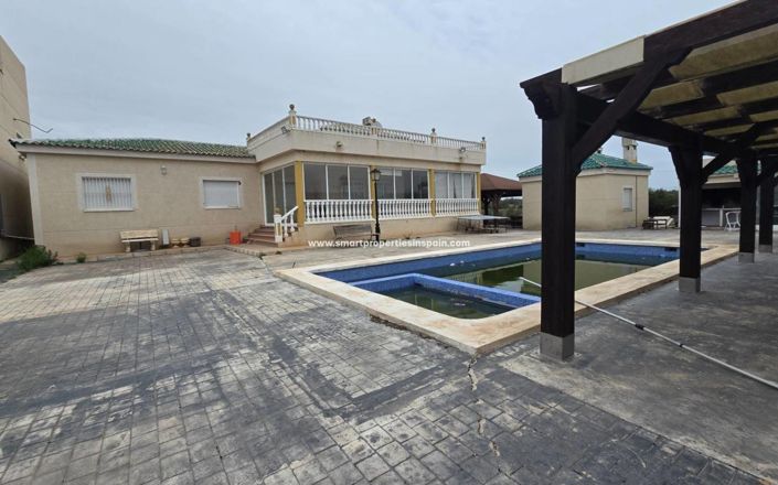 Image No.2-6 Bed Country House for sale