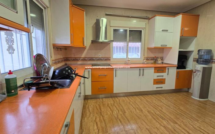 Image No.24-6 Bed Country House for sale