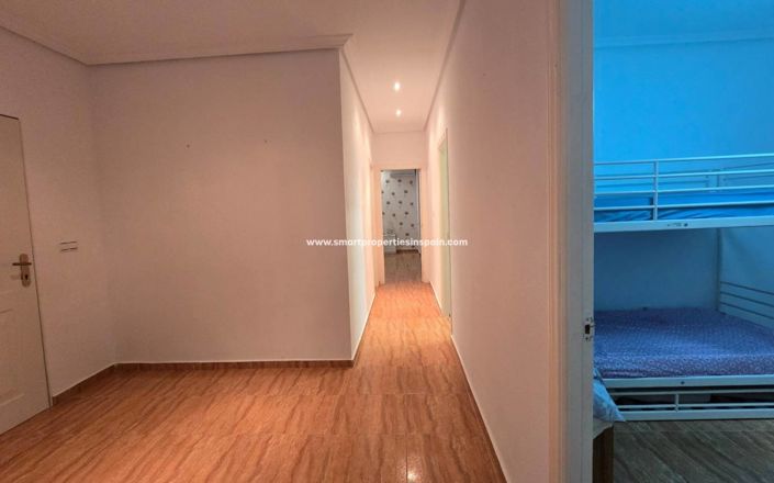 Image No.30-6 Bed Country House for sale