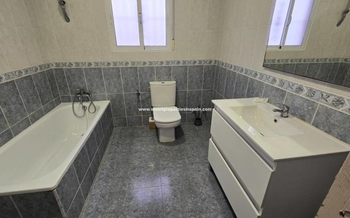 Image No.38-6 Bed Country House for sale