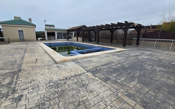 Image No.6-6 Bed Country House for sale