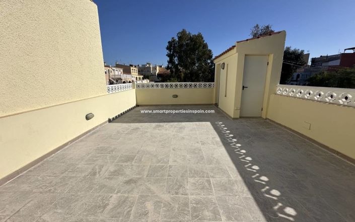 Image No.11-1 Bed Townhouse for sale