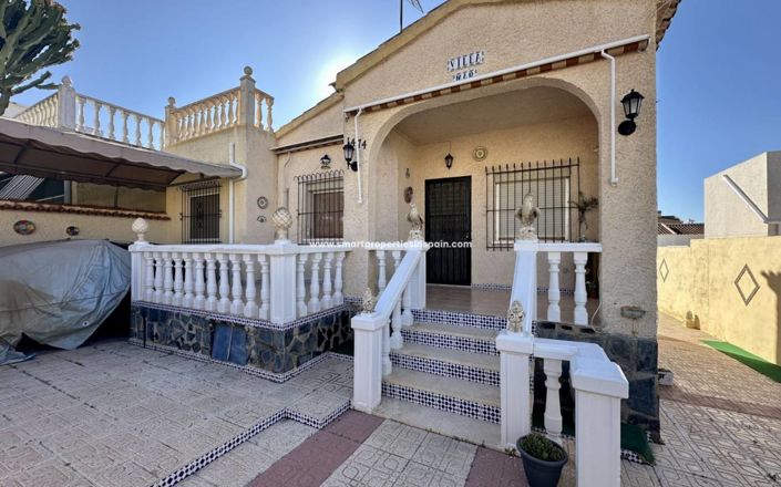 Image No.1-4 Bed Villa for sale