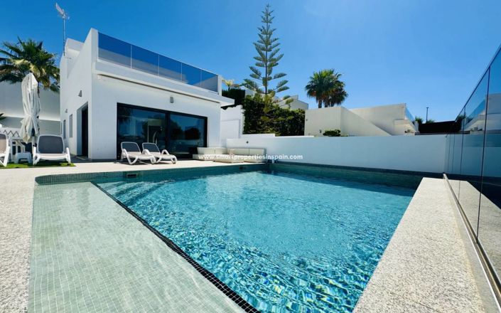 Image No.1-3 Bed Villa for sale