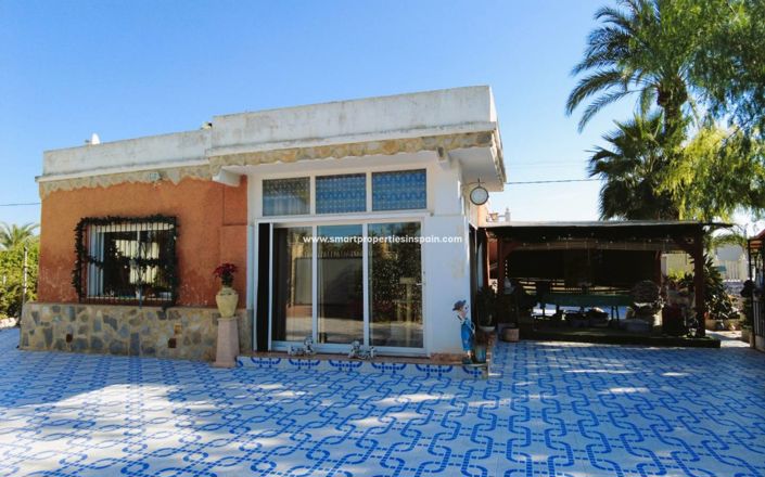 Image No.2-4 Bed Country House for sale