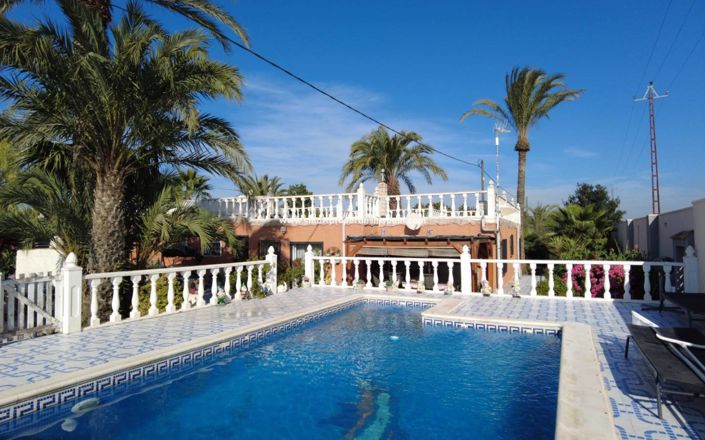 Image No.40-4 Bed Country House for sale