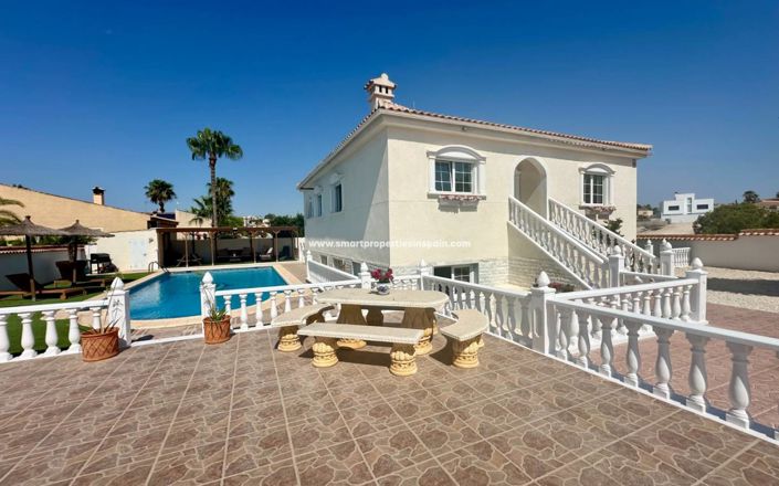 Image No.1-5 Bed Villa for sale