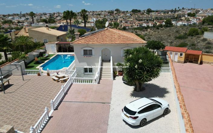 Image No.2-5 Bed Villa for sale
