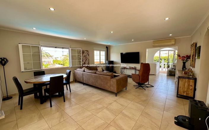 Image No.6-5 Bed Villa for sale