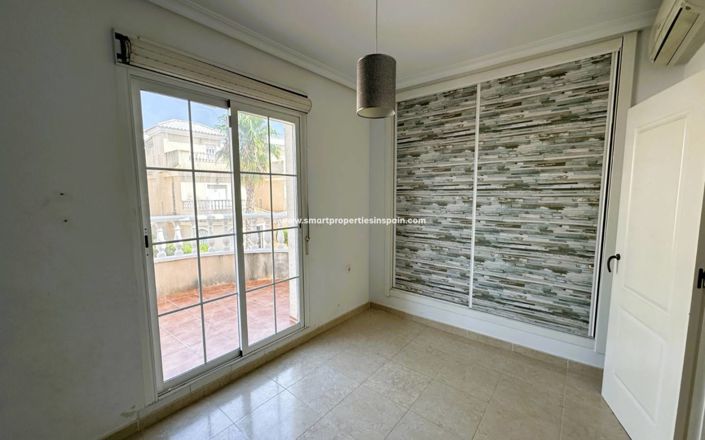 Image No.18-3 Bed Villa for sale