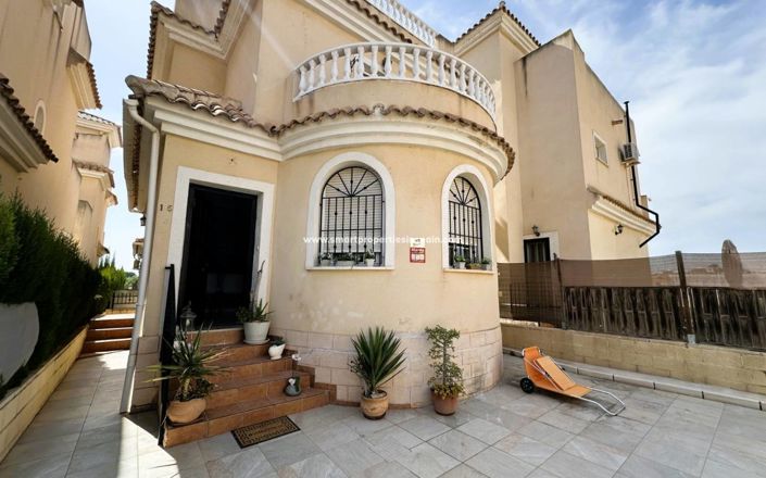 Image No.4-3 Bed Villa for sale
