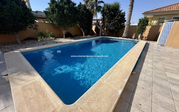 Image No.2-6 Bed Villa for sale