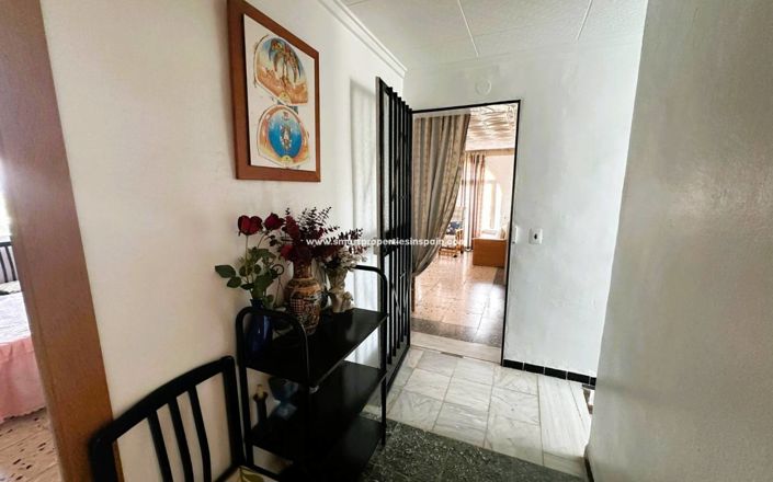 Image No.12-4 Bed Villa for sale