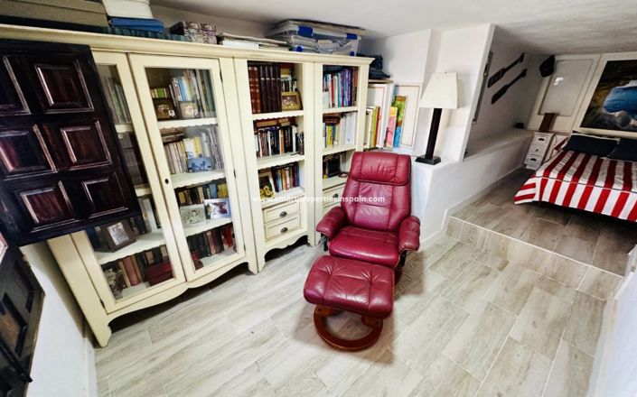 Image No.35-2 Bed Villa for sale