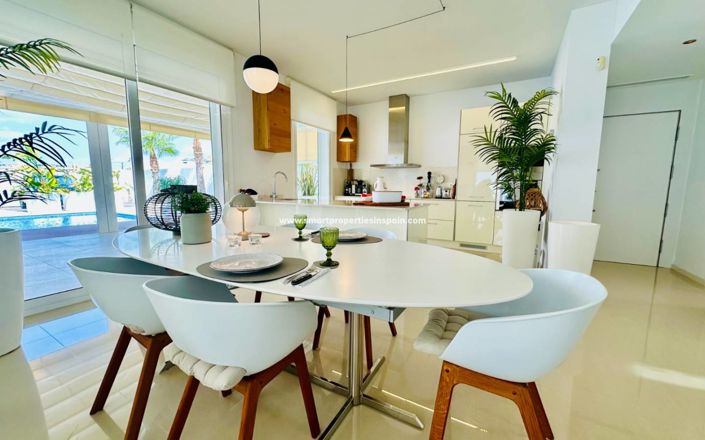 Image No.2-3 Bed Villa for sale