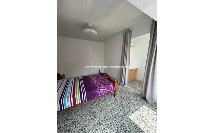 Image No.12-3 Bed Townhouse for sale