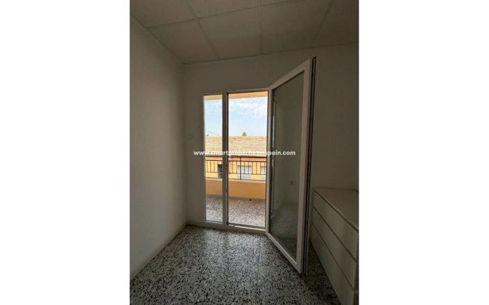 Image No.17-3 Bed Townhouse for sale