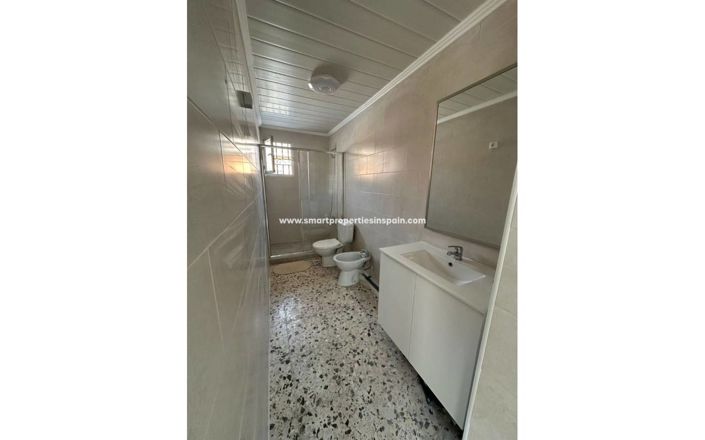 Image No.18-3 Bed Townhouse for sale