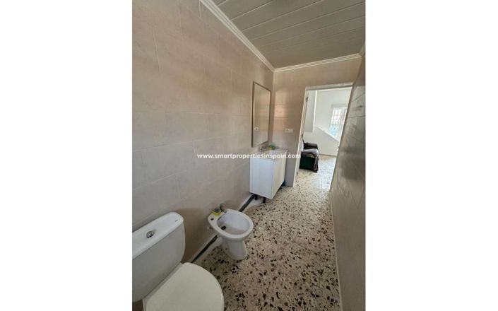 Image No.19-3 Bed Townhouse for sale