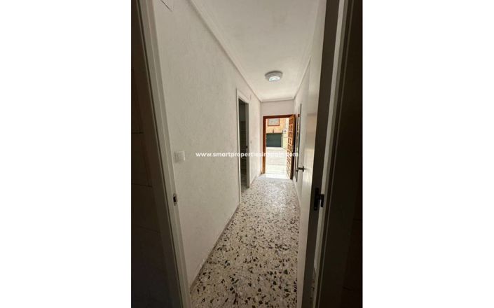 Image No.6-3 Bed Townhouse for sale