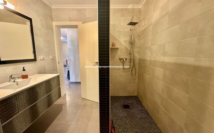 Image No.21-3 Bed Villa for sale